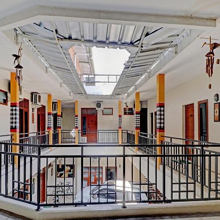 Capital O 90407 Wisma Bahtera Hotel Чиребон Екстер'єр фото