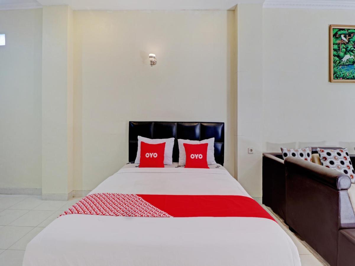 Capital O 90407 Wisma Bahtera Hotel Чиребон Екстер'єр фото