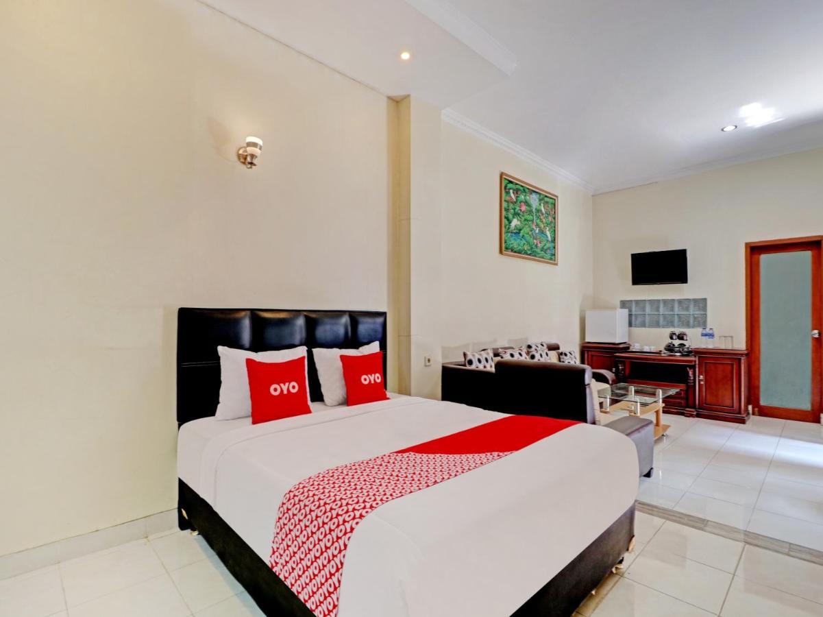 Capital O 90407 Wisma Bahtera Hotel Чиребон Екстер'єр фото