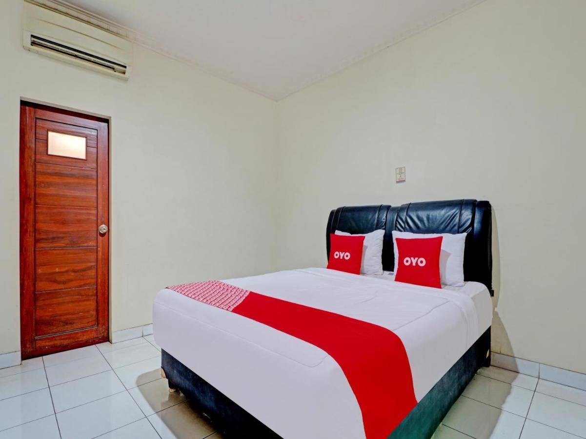 Capital O 90407 Wisma Bahtera Hotel Чиребон Екстер'єр фото