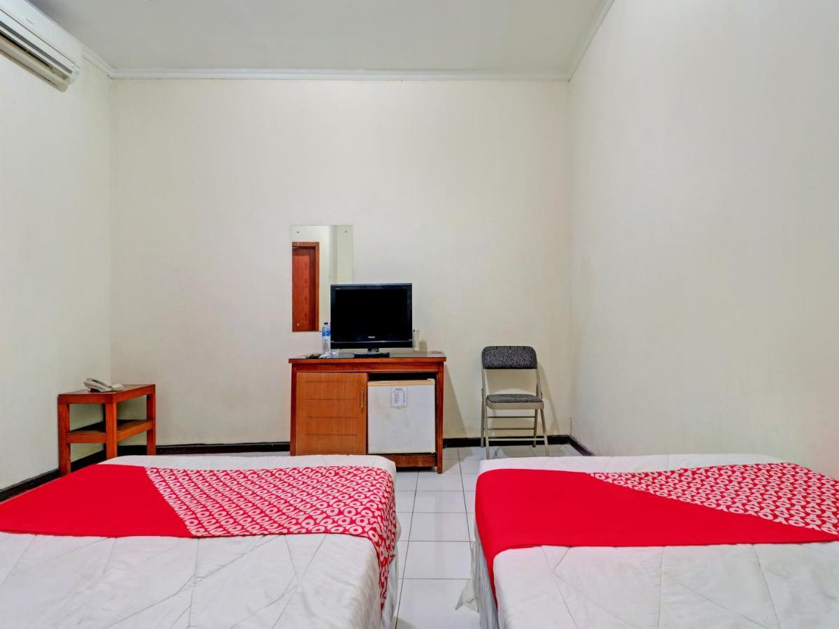 Capital O 90407 Wisma Bahtera Hotel Чиребон Екстер'єр фото