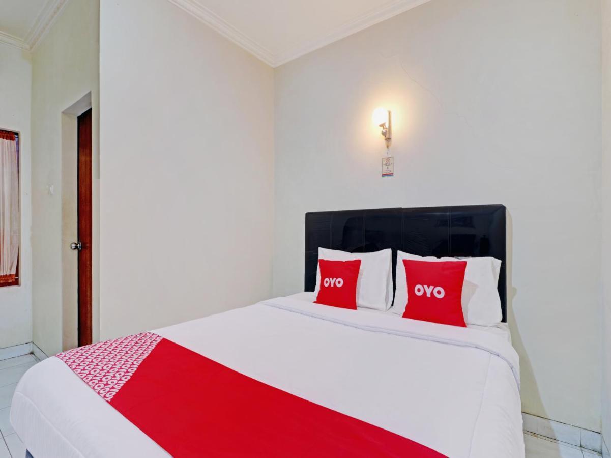Capital O 90407 Wisma Bahtera Hotel Чиребон Екстер'єр фото