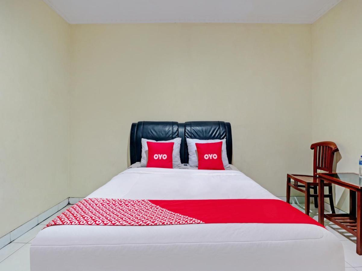 Capital O 90407 Wisma Bahtera Hotel Чиребон Екстер'єр фото